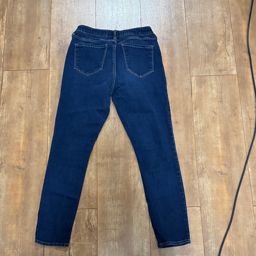 Old Navy Women's Skinny Jeans in Dark Blue - Picture 3 of 4